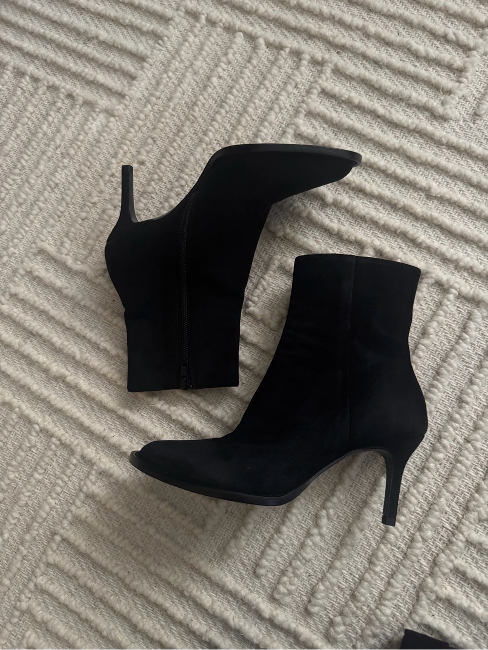 Ann Demeulemeester, Pointy heel suede boot